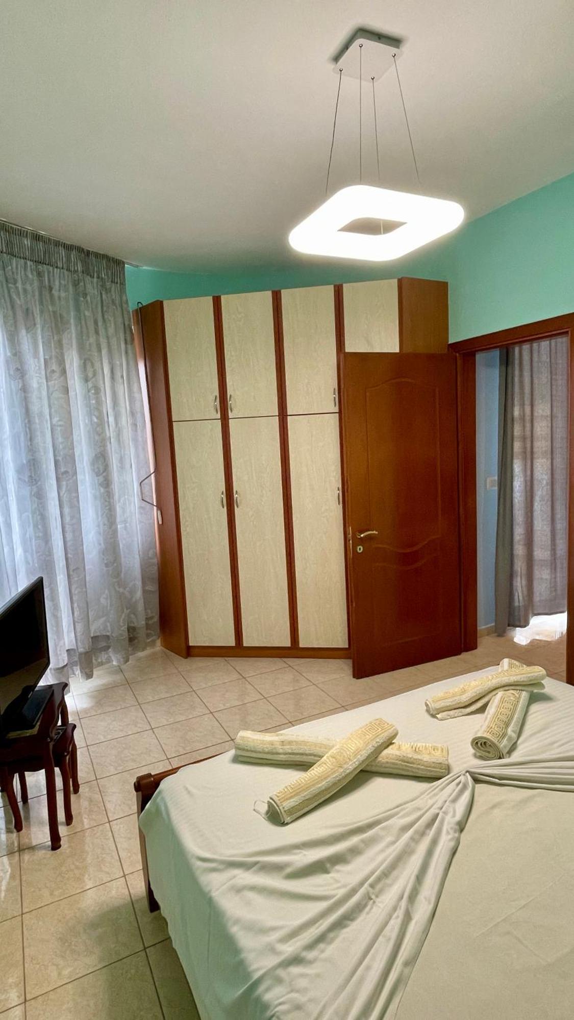 Sea Breeze Apartment Sarandë Eksteriør billede