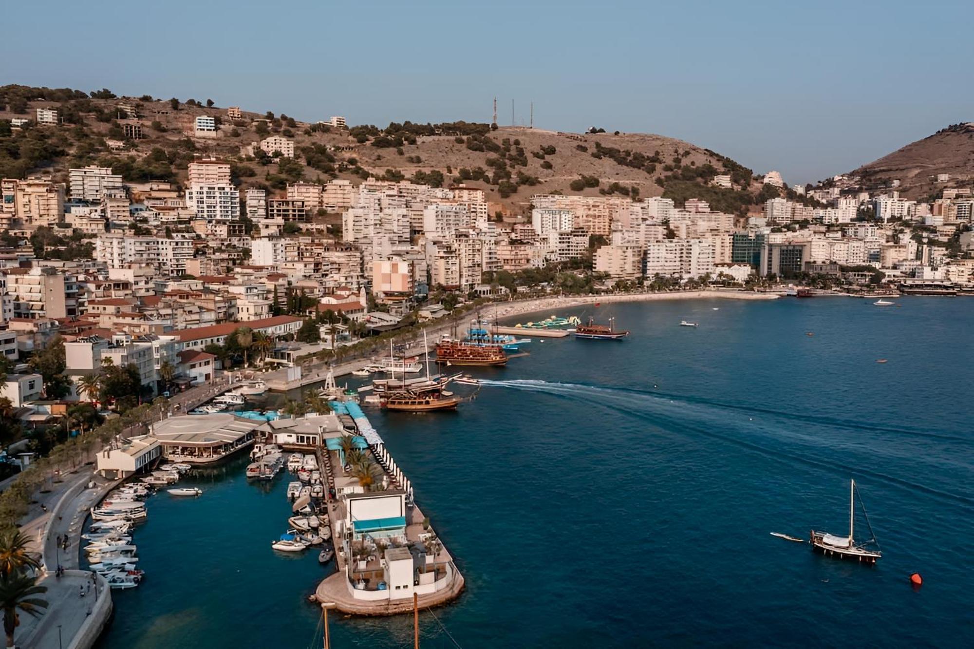 Sea Breeze Apartment Sarandë Eksteriør billede